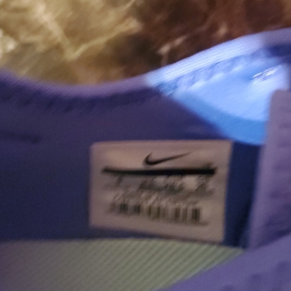 Nike - Picture 4 of 4